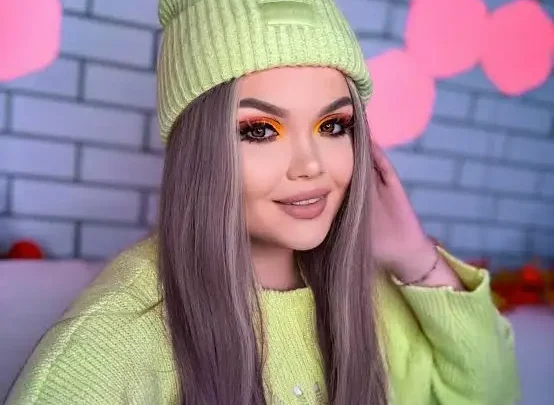 Elena Raytman Biography: Boyfriend, Age, Net Worth, Height, Brother, Parents, YouTube