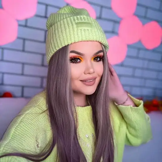 Elena Raytman Biography: Boyfriend, Age, Net Worth, Height, Brother, Parents, YouTube