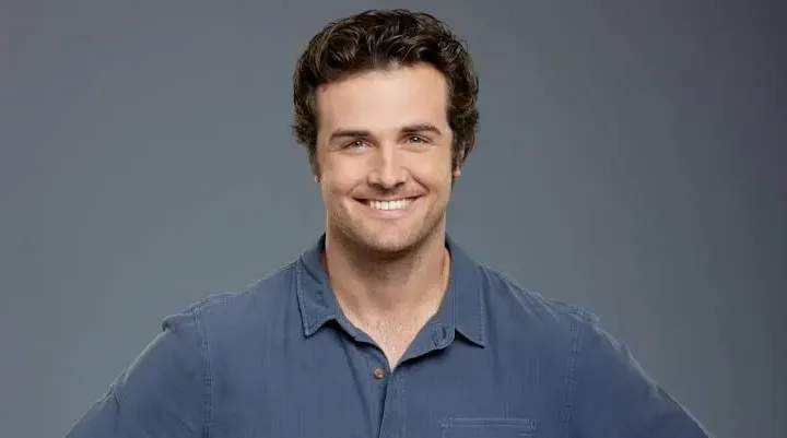 Beau Mirchoff Biography: Wife, Age, Net Worth, Height, Movies & TV Shows, Parents
