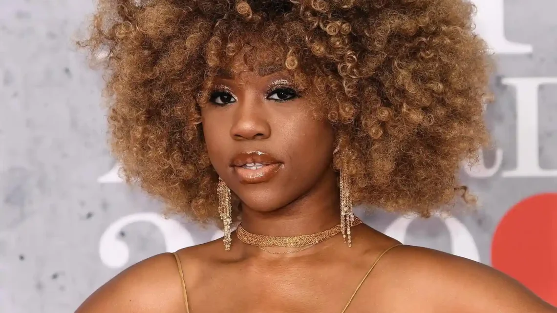 Chidera Eggerue Biography: Ethnicity, Parents, Books, Awards, Net Worth, Campaigns, Age, Tv Shows, Boyfriend, Height