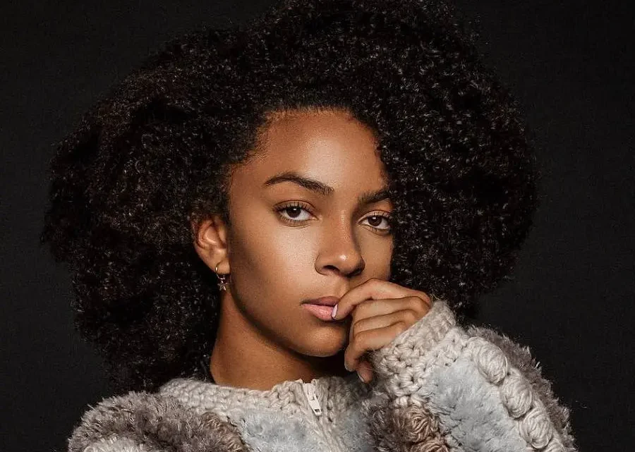 Charlize Glass Biography: Age, Parents, Net Worth, Height, Career, Dance Crew, Boyfriend