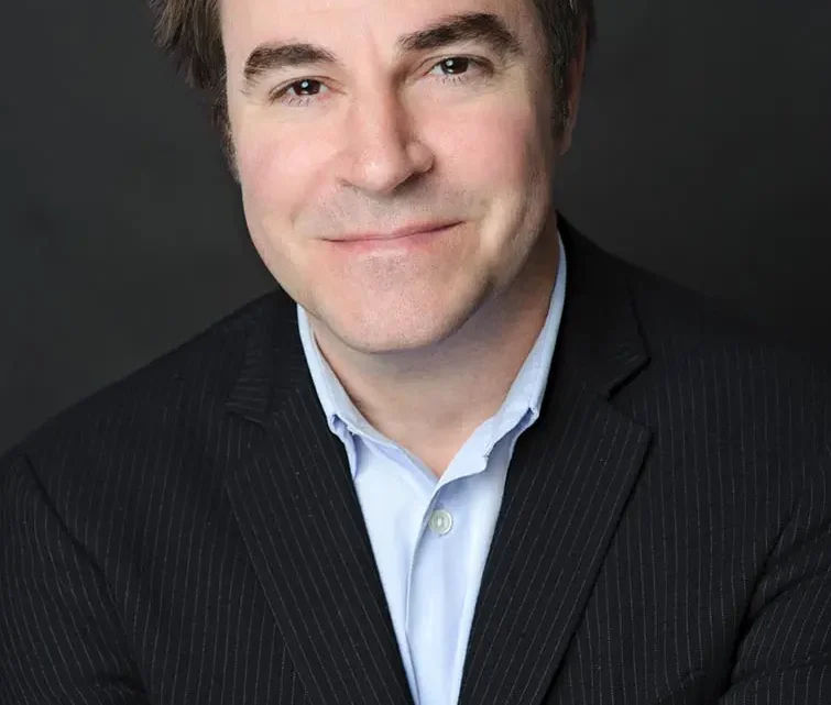 Roger Bart Biography: Wife, Age, Children, Net Worth, Height, Movies & TV Shows, Parents