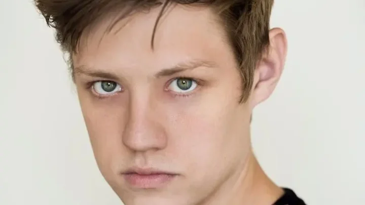 Aaron Doh Biography: Songs, Albums, Age, Height, Girlfriend, Net Worth & Career