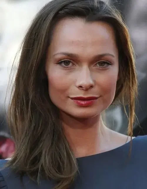 Anna Walton Biography: Height, Net Worth, Age, Instagram, Movies, TV Shows, Husband