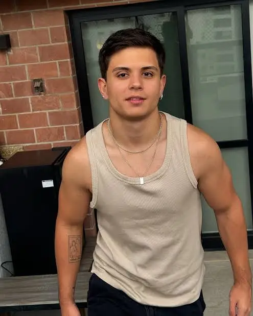 Paulinho O Loko Biography: Age, YouTube, Girlfriend, Net Worth, Height, Parents, Religion, Instagram, Ethnicity