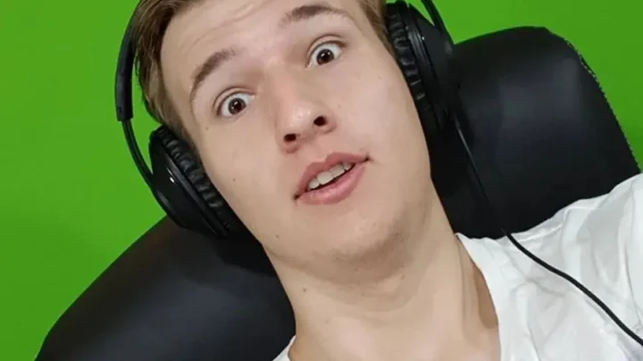 BloodMaster Biography: Age, Height, Girlfriend, Net Worth, YouTube, Siblings, Parents