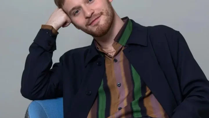 Fred Hechinger Biography: Girlfriend, Age, Height, Net Worth, Parents, Movies & TV Shows