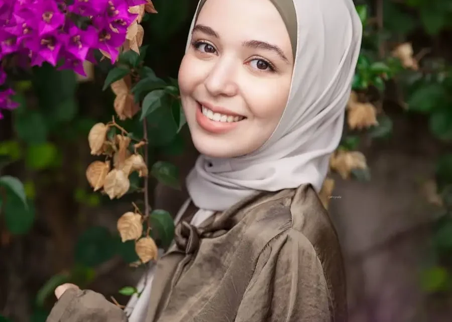 Ihssane Benalluch Biography: Husband, Age, Net Worth, Height, Parents, YouTube, Sister, Activism