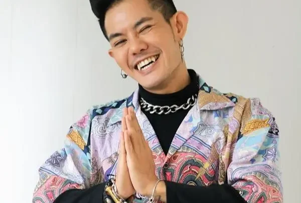 Keng Tachaya Biography: Age, Local Instruments, Wife, Songs, Net Worth, YouTube, Parents, Religion