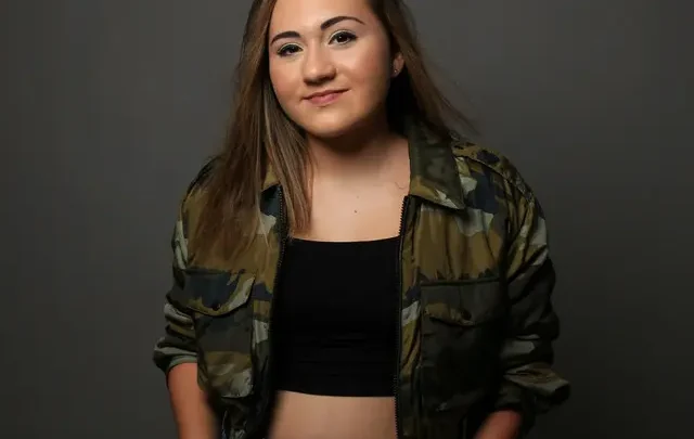 Eliana Gomez Blanco Biography: Net Worth, Songs & Albums, Height, Siblings, Boyfriend, Age