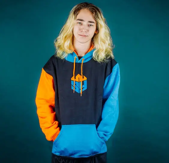 SirYakari Biography: YouTube, Religion, Girlfriend, Age, Height, Games, Net Worth, Parents