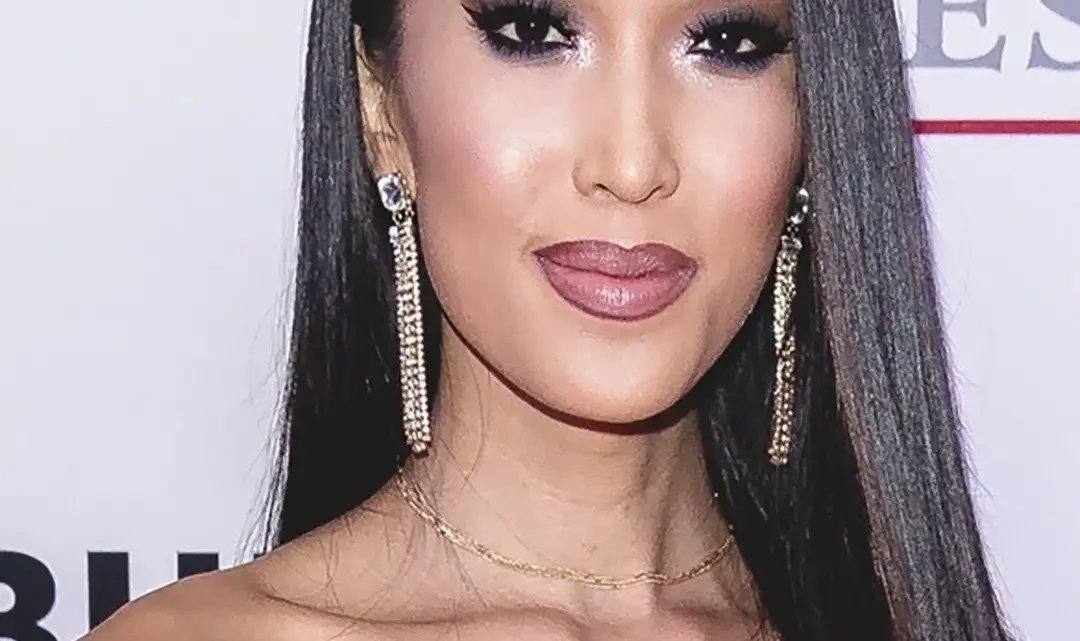 Julie Vu Biography: Age, Boyfriend, Net Worth, Height, Parents, Siblings, Career, YouTube