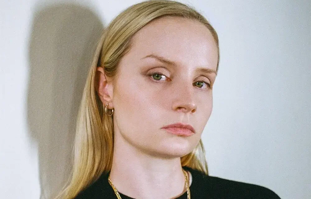 Charlotte Day Wilson Biography: Age, Net Worth, Career, Husband, Parents, Instagram, Songs