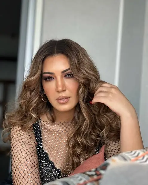 Asma Lamnawar Biography: Age, Husband, Children, Net Worth, Career, Songs, Parents, Ethnicity