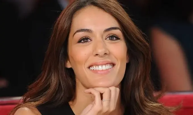 Sofia Essaïdi Biography: Age, Husband, Songs, Net Worth, Height, Parents, Movies, Albums