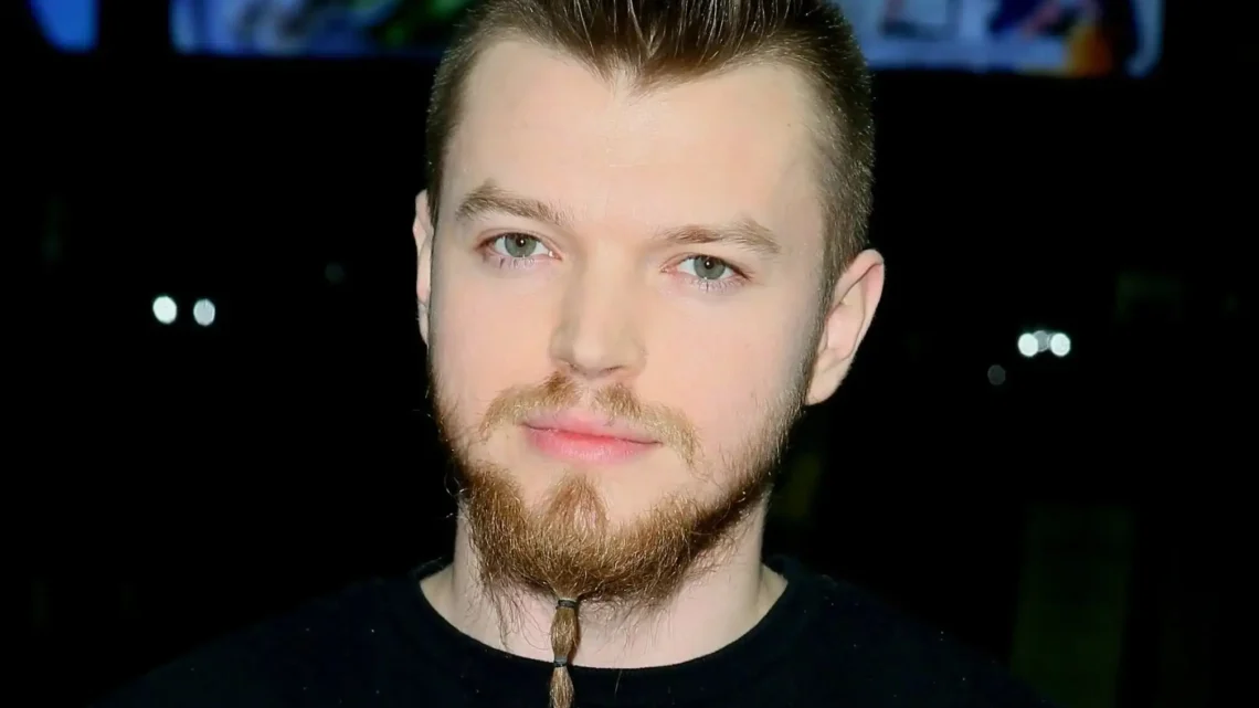 Sylwester Wardęga Biography: Height, Age, Commentaries, Net Worth, YouTube, Wife, Ethnicity, Children