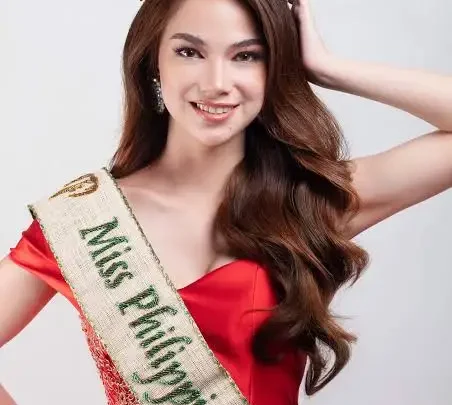 Roxanne Allison Baeyens Biography: Net Worth, Education, Height, Age, Instagram, Spouse, Nationality