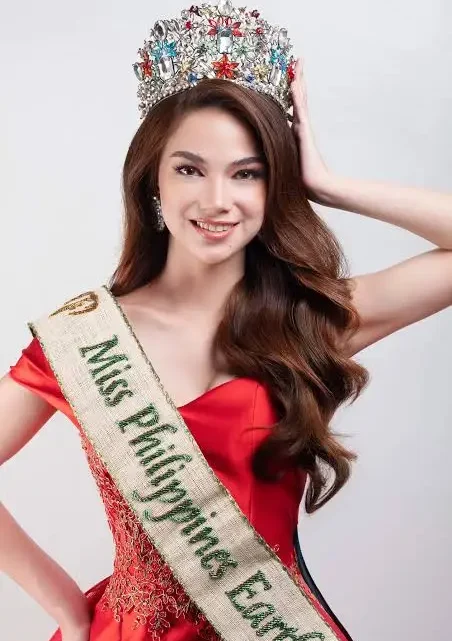 Roxanne Allison Baeyens Biography: Net Worth, Education, Height, Age, Instagram, Spouse, Nationality