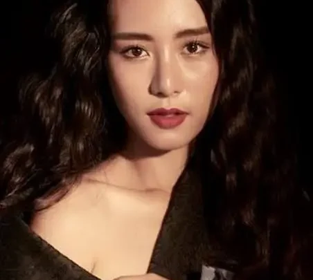 Anchasa Mongkhonsamai Biography: Age, Husband, Net Worth, Movies & TV Shows, Height