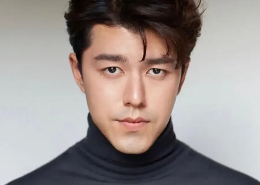 Naphat Siangsomboon Biography: Age, Girlfriend, Net Worth, Height, Movies & TV Shows