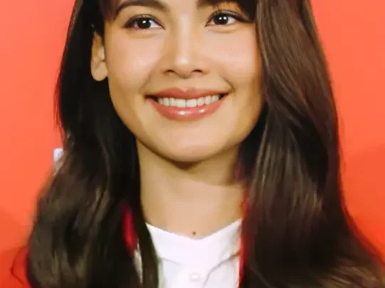 Urassaya Sperbund Biography: Age, Husband, Net Worth, Movies & TV Shows, Height