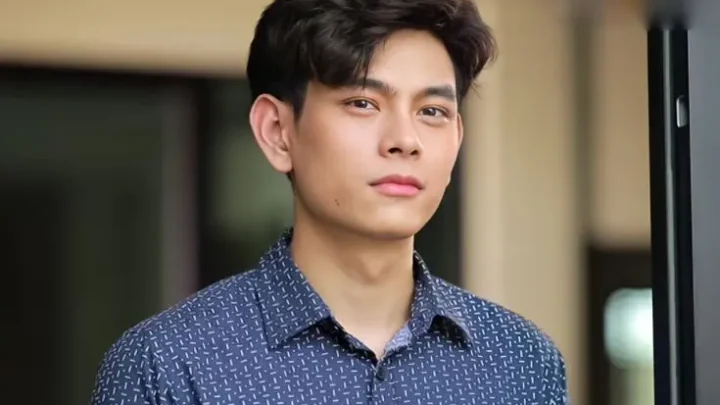 Sittha Sapanuchart Biography: Real Name, Age, Net Worth, Parents, Height, Wife, Songs