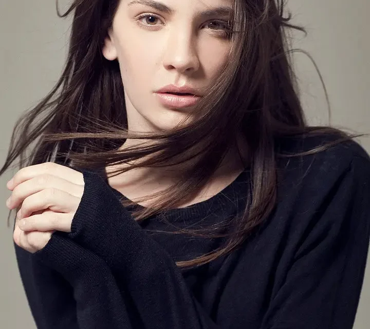 Bakuza Olguín Biography: Ex-Boyfriend, Age, Net Worth, Height, Parents, Career, Artwork