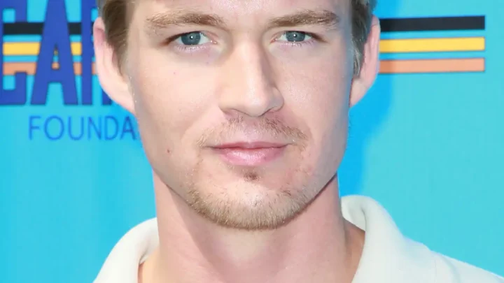 Mason Gamble Biography: Wife, Child, Age, Net Worth, Height, Parents, Sister, Movies & TV Shows, Career