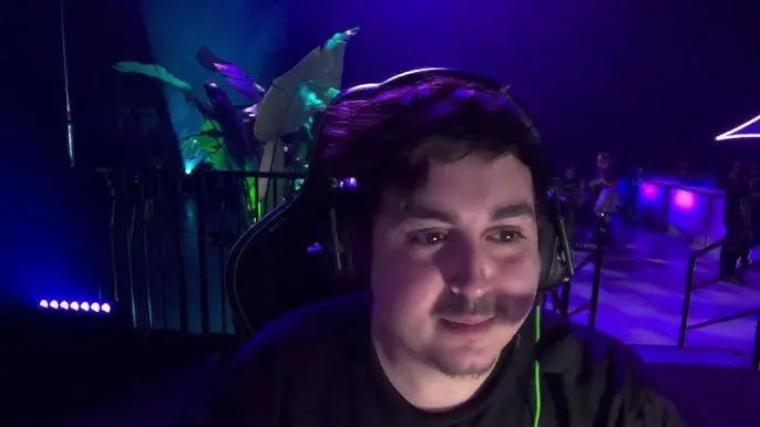 Pokelawls Biography: Age, Real Name, Streams, Height, Net Worth, Twitch, Girlfriend, YouTube