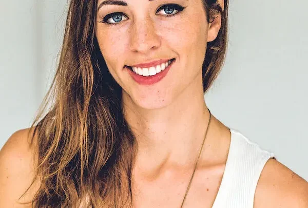 Kristin Addis Biography: Husband, Travel Website, Age, Height, Son, Awards, Religion, Net Worth, YouTube, Books