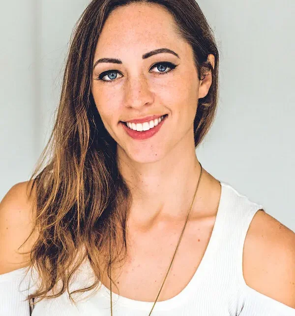 Kristin Addis Biography: Husband, Travel Website, Age, Height, Son, Awards, Religion, Net Worth, YouTube, Books