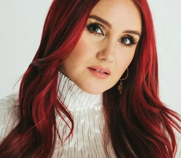 Dulce María Biography: Age, Husband, Net Worth, Movies & TV Shows, Height, Children, Career