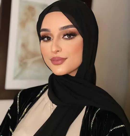 Douha Laribi Biography: Age, Husband, Net Worth, TikTok, Instagram, Sister, Career