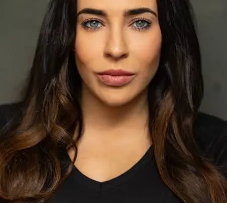 Stephanie Davis Biography: Movies, Age, Alcohol, Height, Net Worth, Son, Controversy, Husband