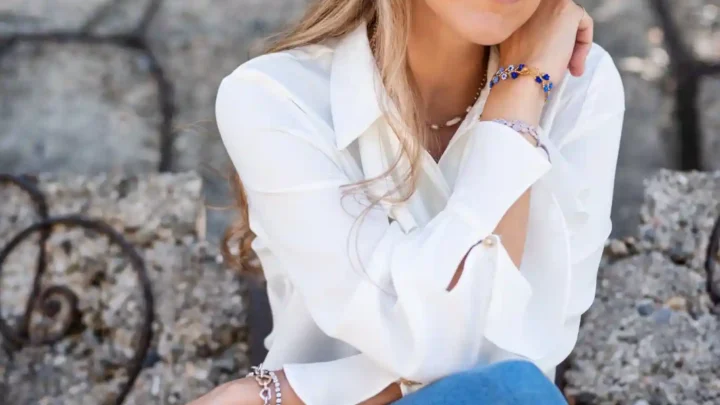 Erin Doom Biography: Age, Books, Net Worth, Real Name, Movies, Husband, Instagram