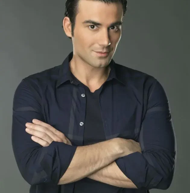 José Luis Reséndez Santos Biography: Net Worth, Sisters, Age, Movies, Height, Girlfriend, Ethnicity, Religion, Awards