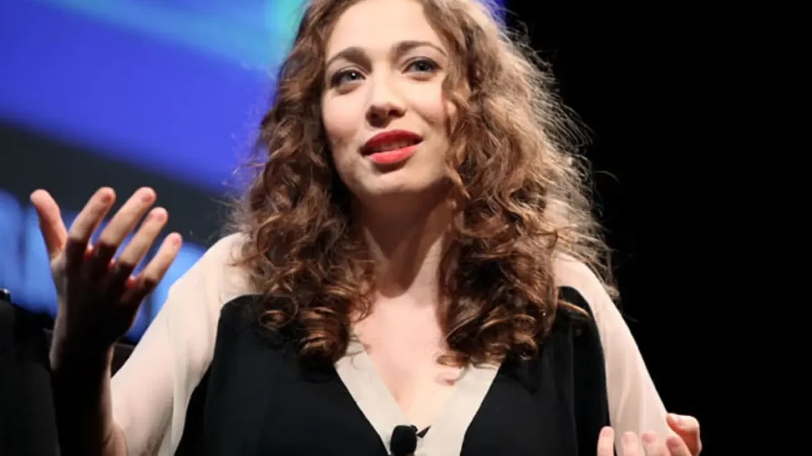 Regina Spektor Biography: Siblings, Husband, Age, Height, Songs & Albums, Net Worth