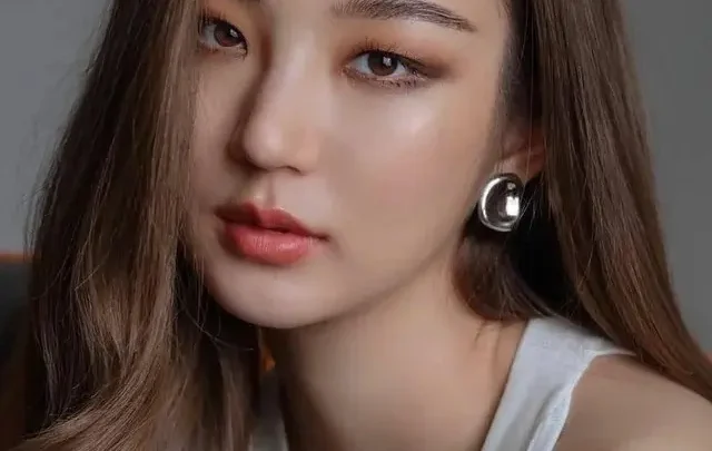 Kanyawee Songmuang Biography: Age, Boyfriend, Net Worth, Movies & TV Shows, Height