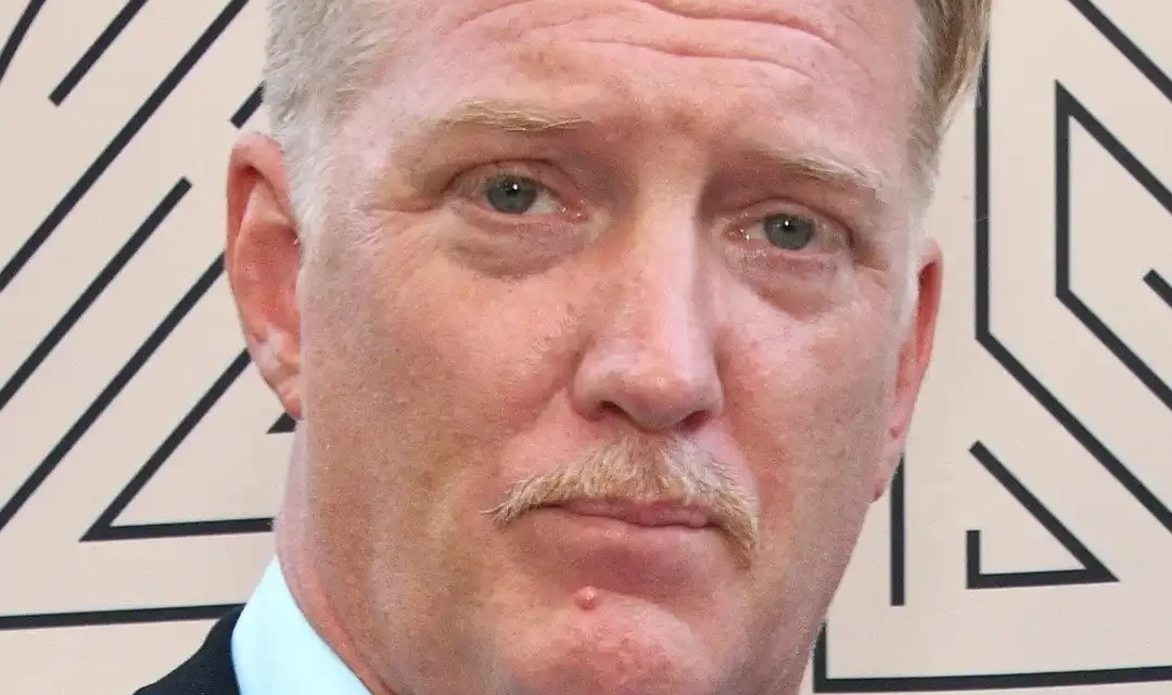 Josh Homme Biography: Instagram, Awards, Age, Net Worth, Songs & Albums, Wife, Children, Height