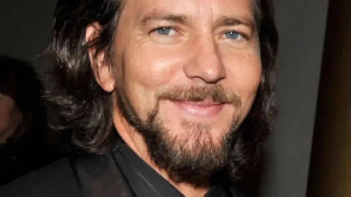 Eddie Vedder Biography: Children, Net Worth, Wife, Height, Age, Parents, Siblings, Songs & Albums, Awards