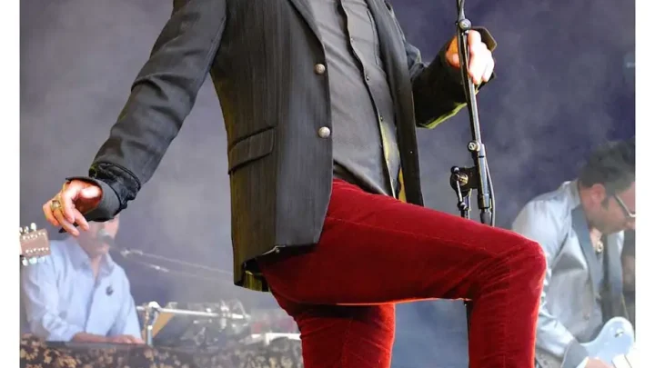 Jonathan Donahue Biography: Parents, Age, Net Worth, Girlfriend, Height, Songs & Albums, Nationality