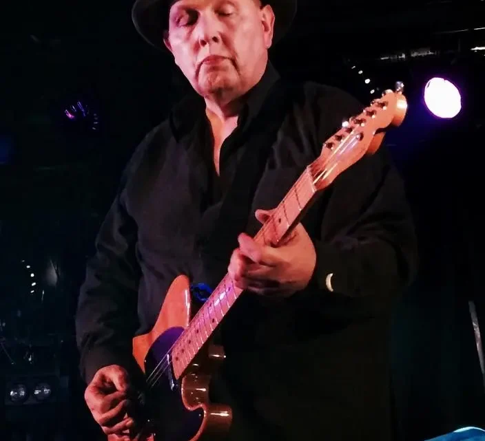 John Perry Biography: Songs & Albums, Height, Age, Net Worth, Parents, Spouse