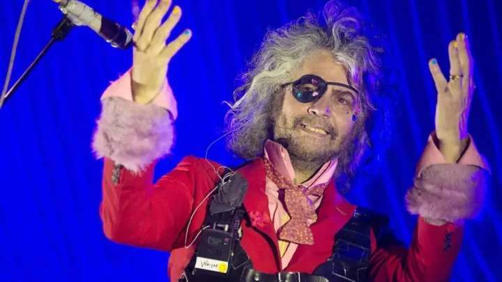 Wayne Coyne Biography: Nationality, Songs & Albums, Net Worth, Age, Height, Children, Spouse