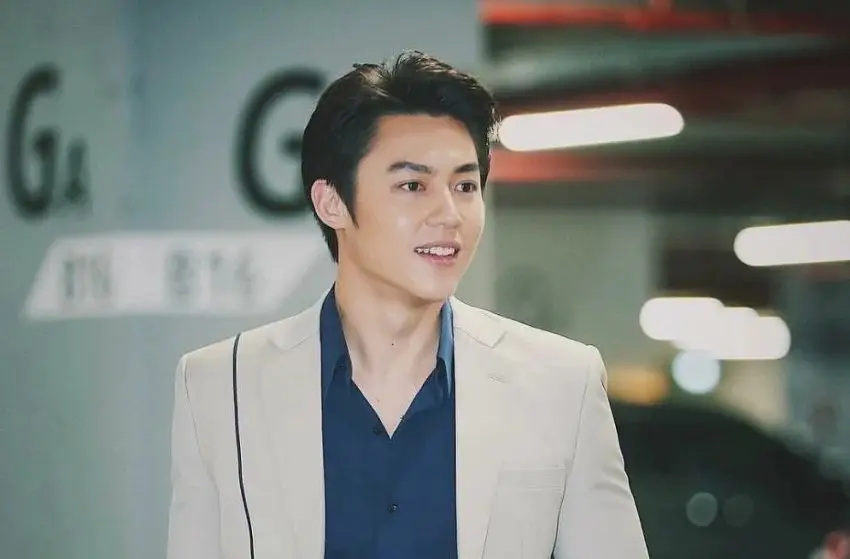 Prin Suparat Biography: Movies, TV Shows, Age, Net Worth, Wife, Height, Lakorns, Parents, Siblings