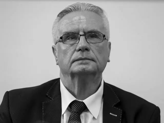 Janusz Dzięcioł Biography: Wife, Religion, Tv Shows, Children, Net Worth, Age, Politics, Height, Death