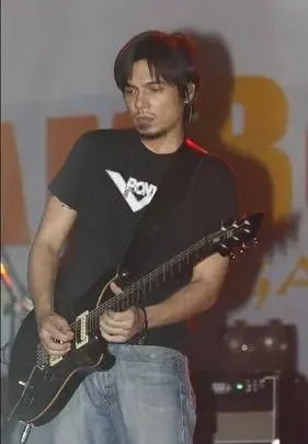 Ira Cruz Biography: Albums, Age, Net Worth, Bamboo Band, Ex-Girlfriends, Songs, Career