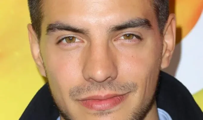 Vadhir Derbez Biography: Movies, Siblings, Religion, Parents, Ethnicity, Awards, Hair Color, Net Worth, Age