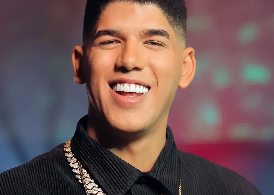 Zé Vaqueiro Biography: Wife, Real Name, Age, Net Worth, Children, Songs, Height, Albums