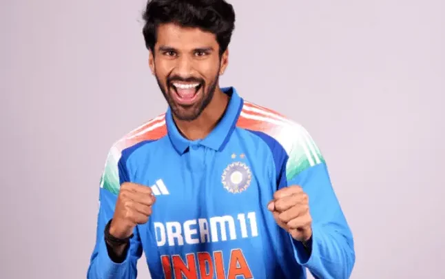 Washington Sundar Biography: Facebook, Awards, Net Worth, Career, Height, Age, Girlfriend, Parents, Siblings