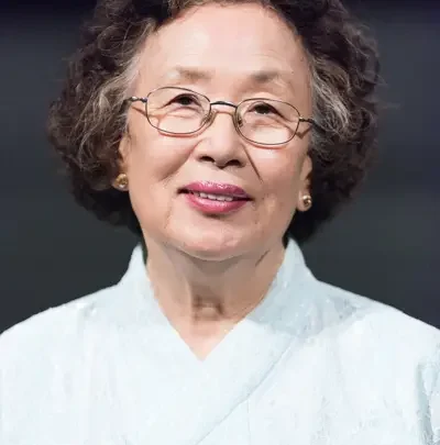 Na Moon-hee Biography: Net Worth, Age, Movies & TV shows, Spouse, Children, Height, Awards